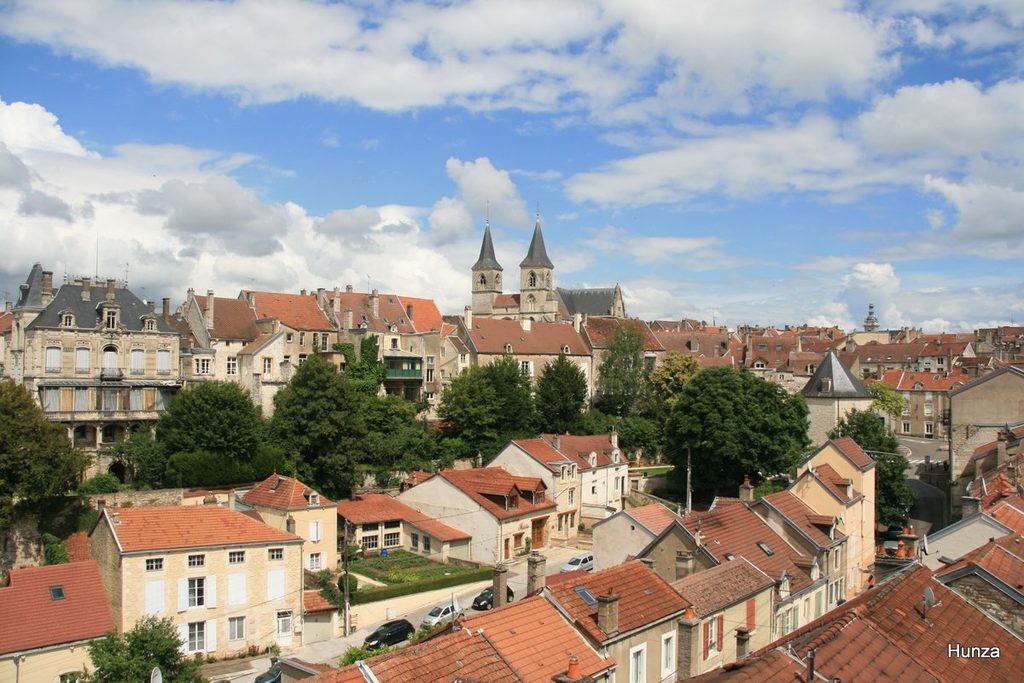 Le Vieux-Chaumont vu depuis le square Philippe le Bon