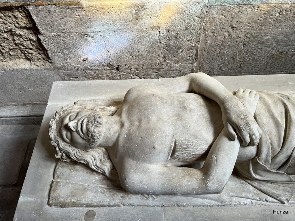 Le Christ gisant de la cathédrale Saint-Mammès de Langres