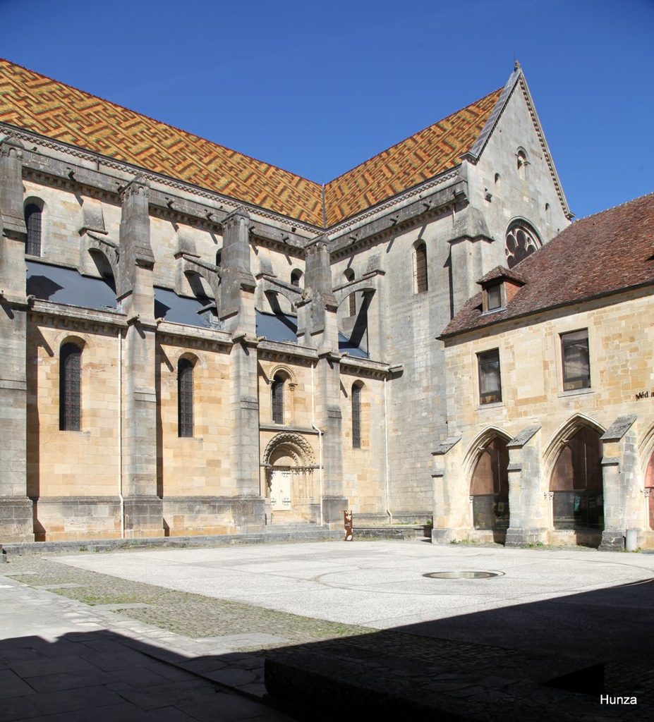 Cloître de la cathédrale Saint-Mammès de Langres