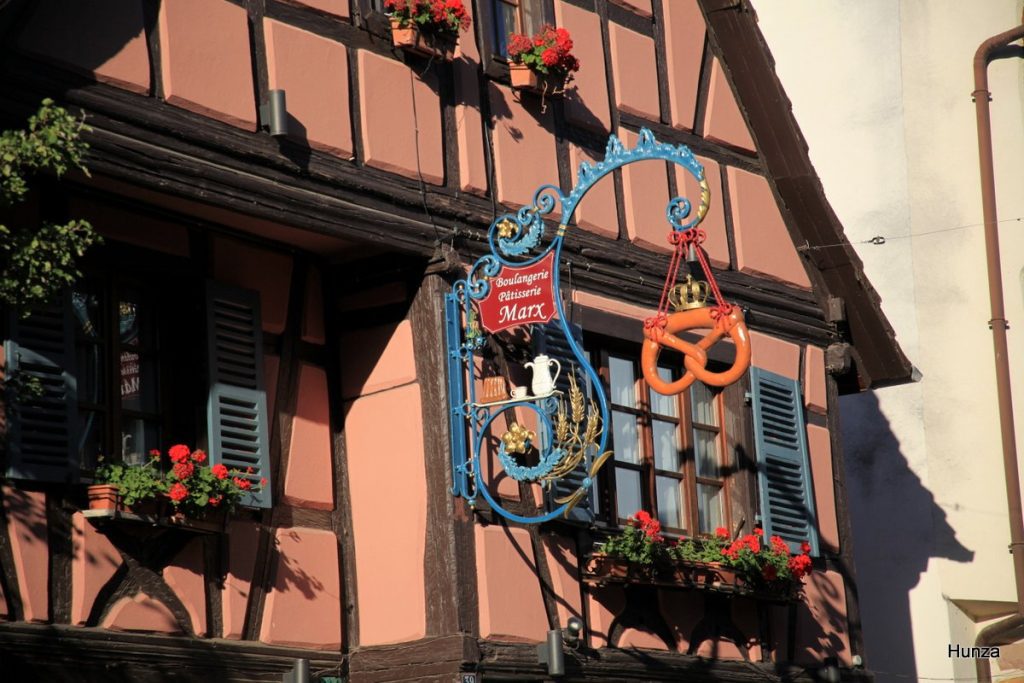 Enseigne de la boulangerie-pâtisserie Marx à Eguisheim