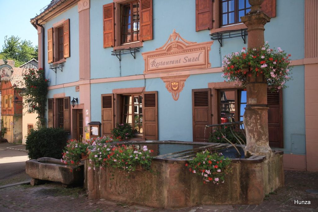 Fontaine du 17e siècle à Hunawihr