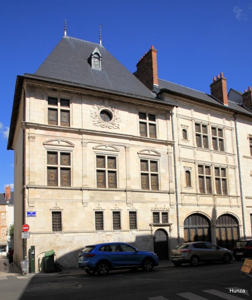 Hôtel Cabu vu de l’arrière depuis la rue Charles-Sanglier à Orléans