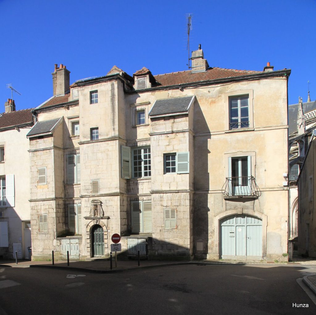 Hôtel de Roze au 5 rue Bouchardon à Chaumont