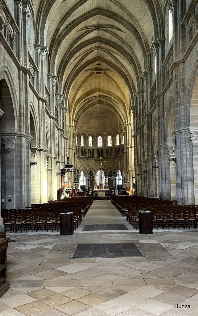Intérieur de la cathédrale Saint-Mammès de Langres