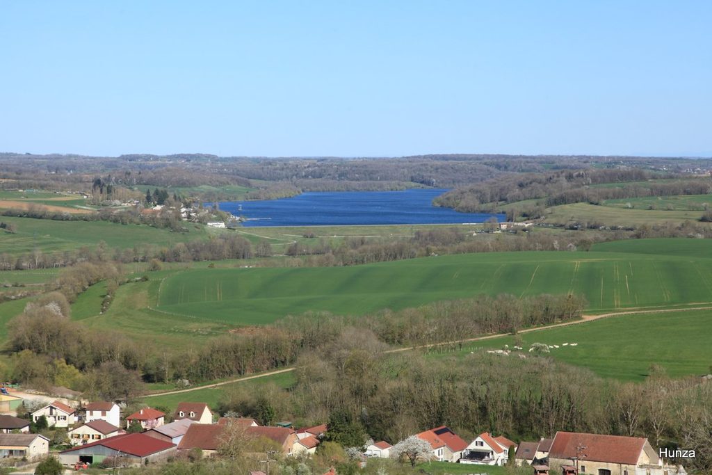 Lac de la Liez en Haute-Marne vu depuis les hauteurs de Langres