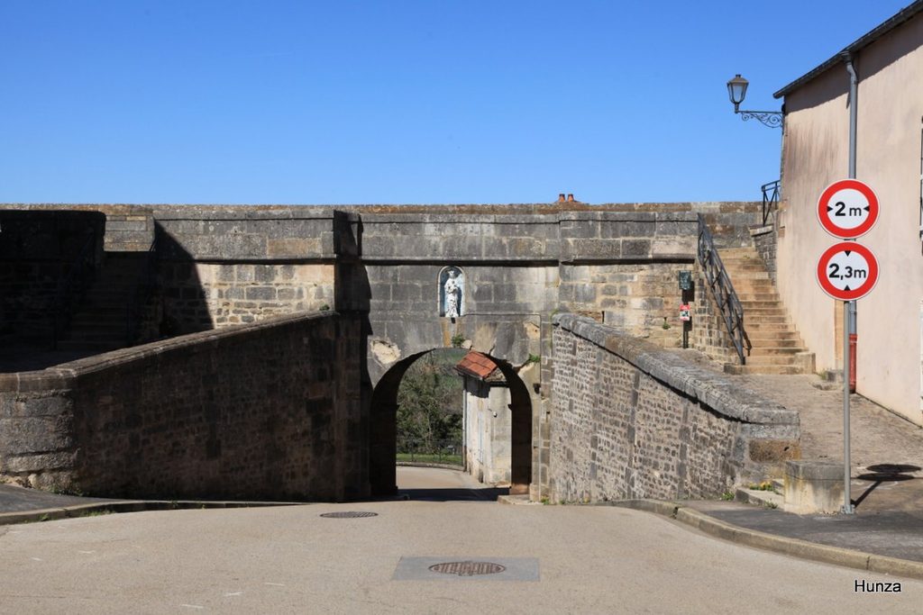 Porte "Longe Porte" à Langres