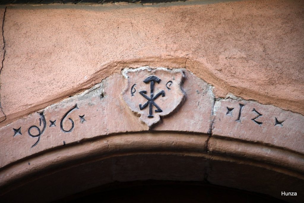 Linteau d'une porte à Eguisheim