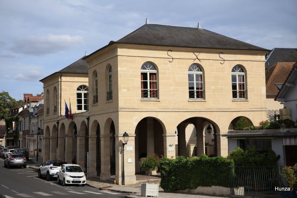 Mairie de La Roche-Guyon et ses arcades