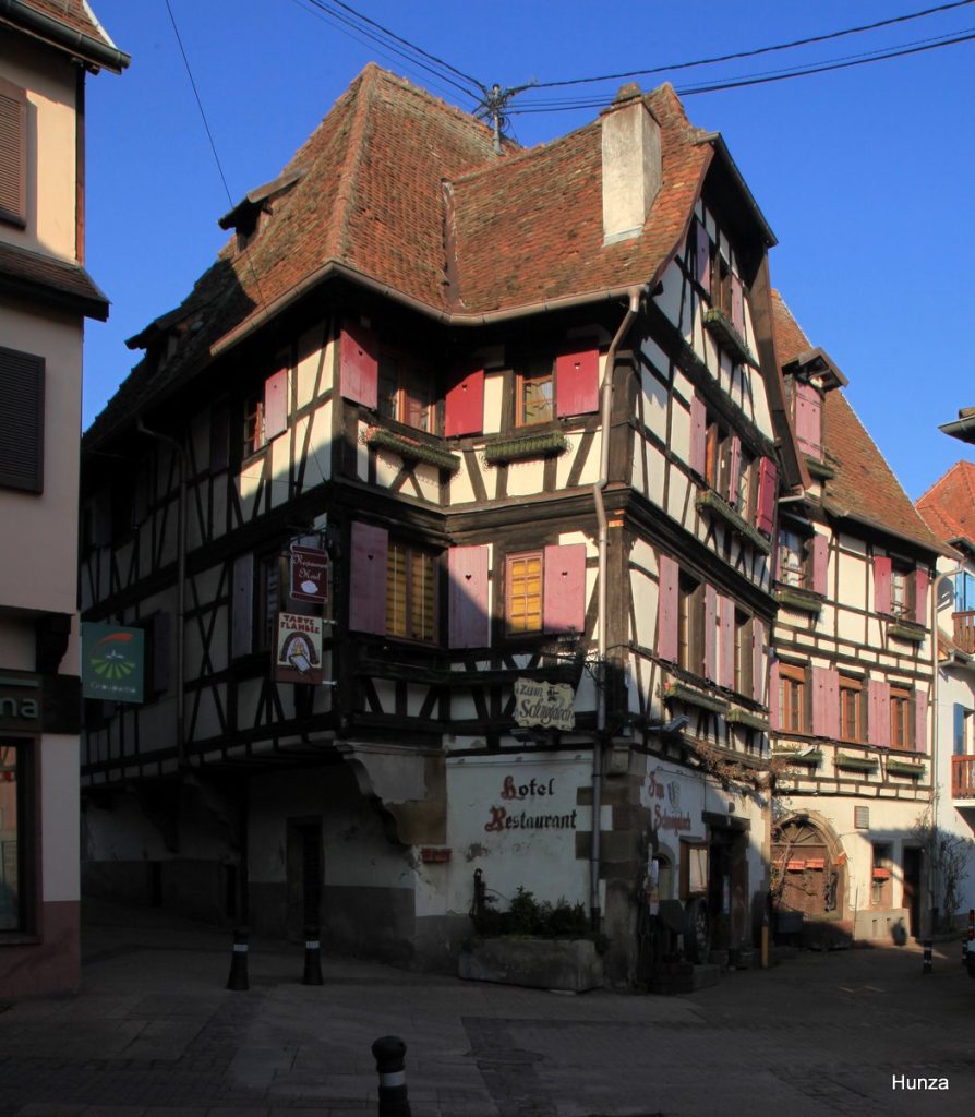Maison à colombages abritant le restaurant Zum Schnogaloch à Obernai