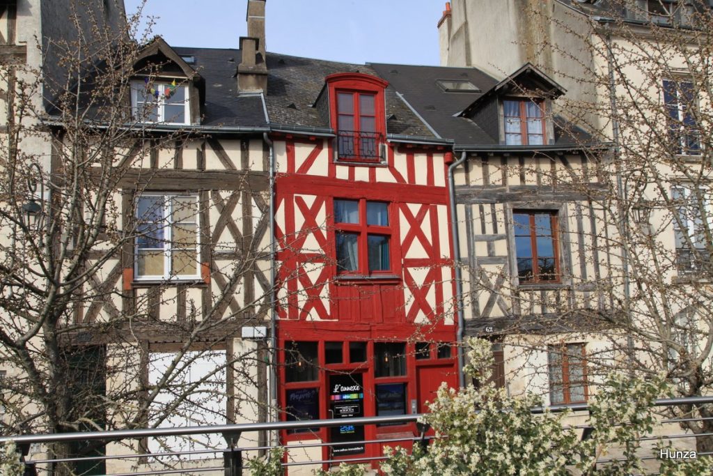 Maisons à pans de bois dans la rue de la Charpenterie à Orléans