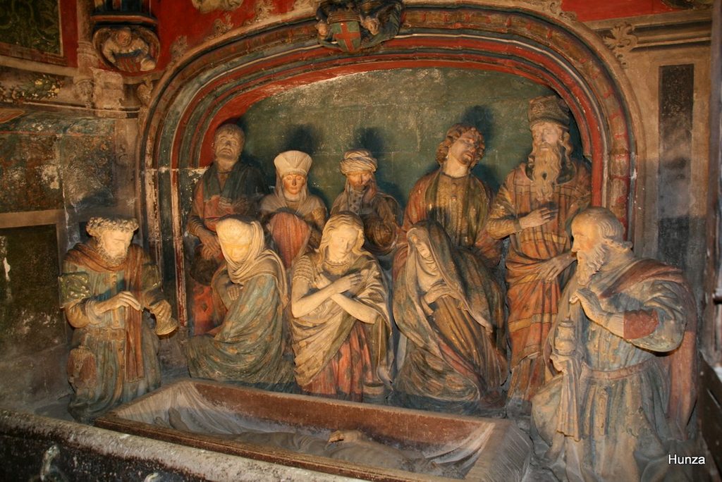 Mise au tombeau dans la basilique Saint-Jean Baptiste à Chaumont
