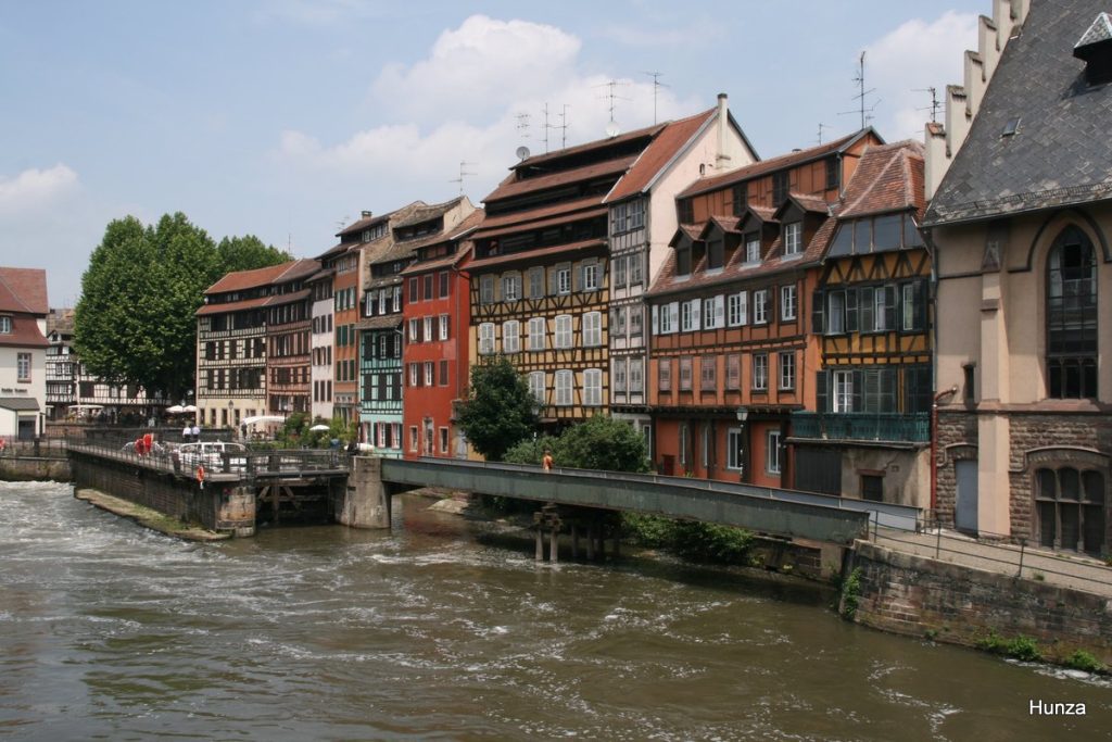 Passerelle des Anciennes-Glacières dans le quartier de la Petite France à Strasbourg