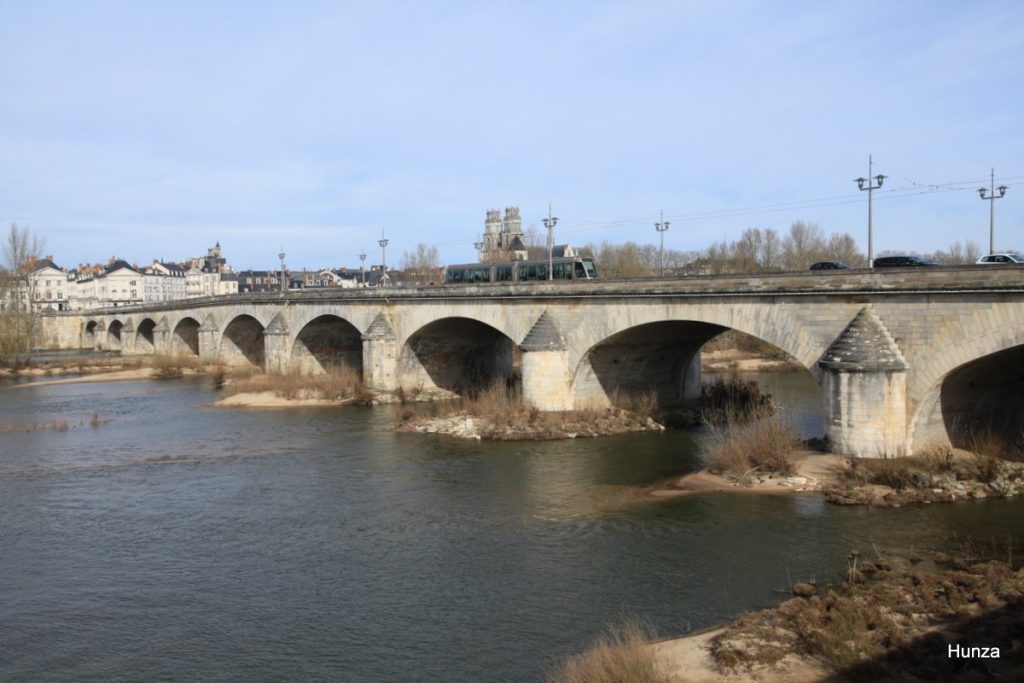 Pont Georges V enjambant la Loire à Orléans