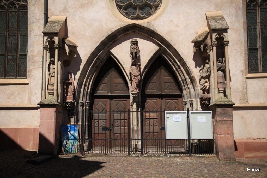 Le portail gothique de l'ancienne église des Augustins à Ribeauvillé