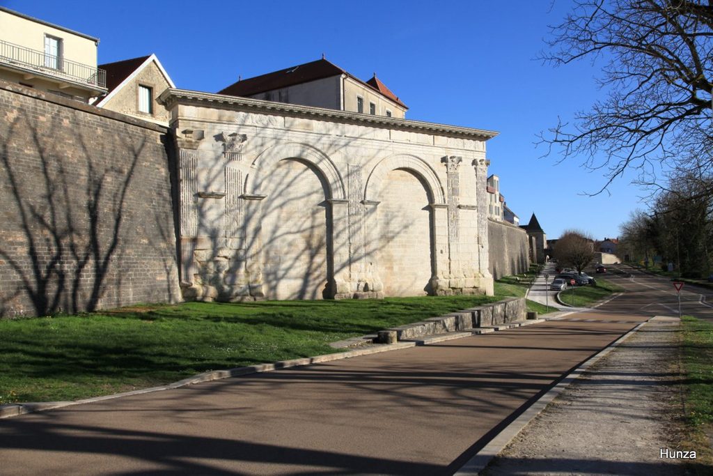 Porte gallo-romaine de Langres