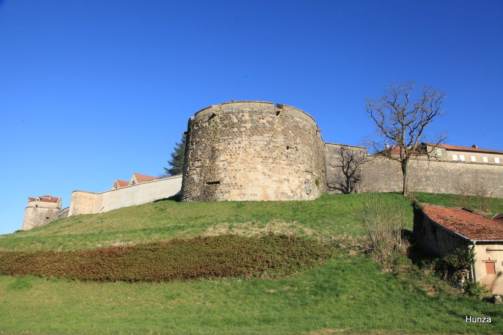 Remparts de Langres, tour du Petit Sault et tour Saint-Jean