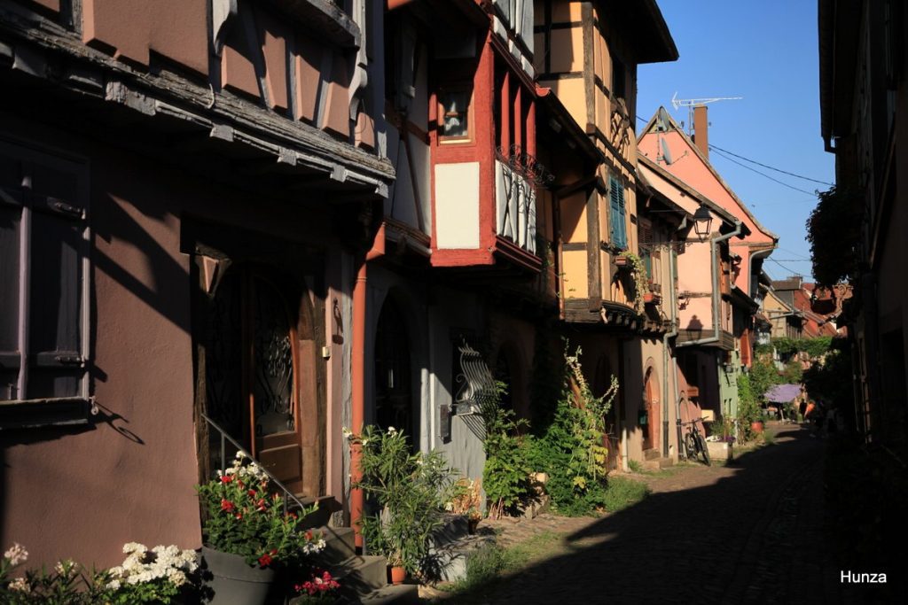 Maisons anciennes à colombages dans la rue du Rempart Nord à Eguisheim