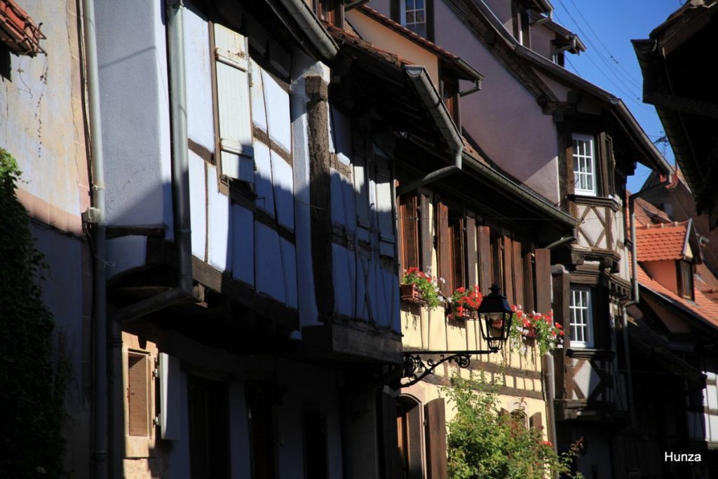 Maisons à colombages en encorbellement rue du Rempart Sud à Eguisheim