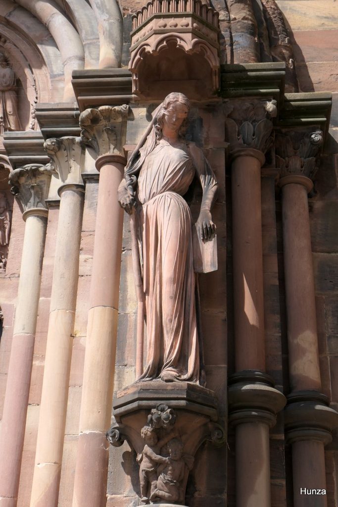 Représentation de la synagogue sur le portail méridional de la cathédrale de Strasbourg