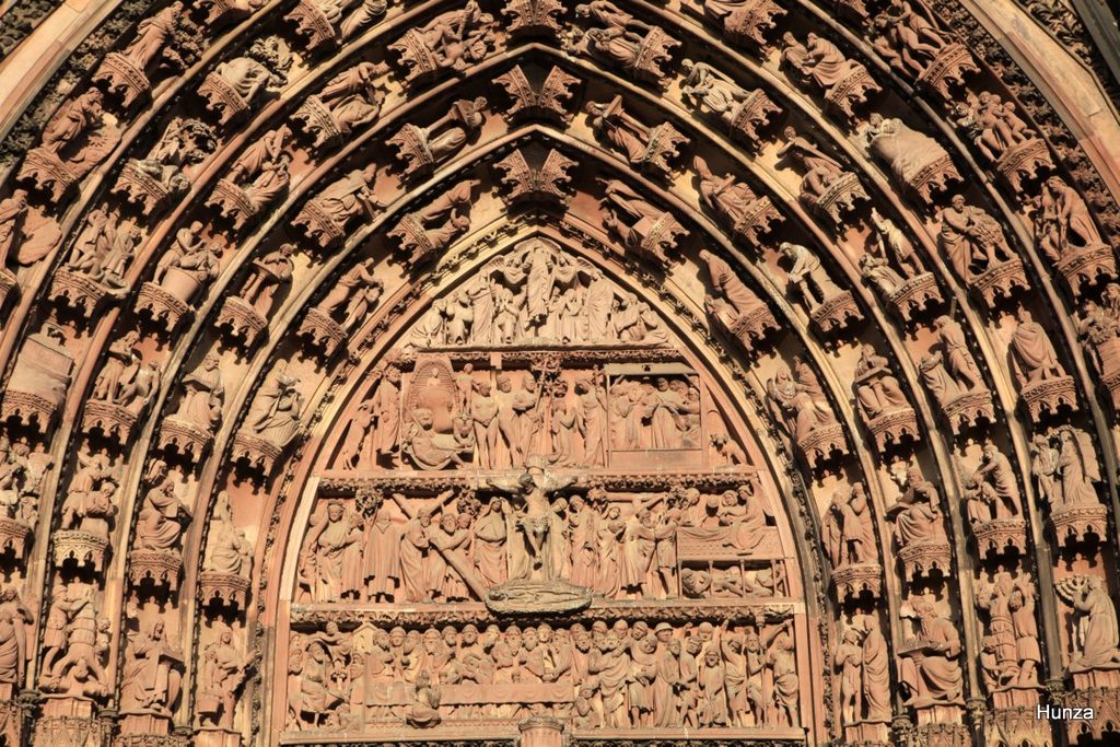 Tympan sculpté du portail central de la cathédrale de Strasbourg