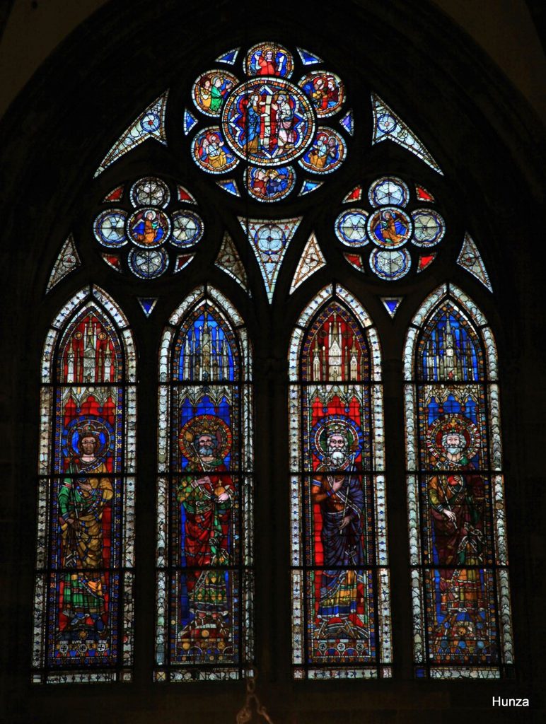 Vitrail des rois et empereurs germaniques dans le bas-côté nord de la cathédrale de Strasbourg