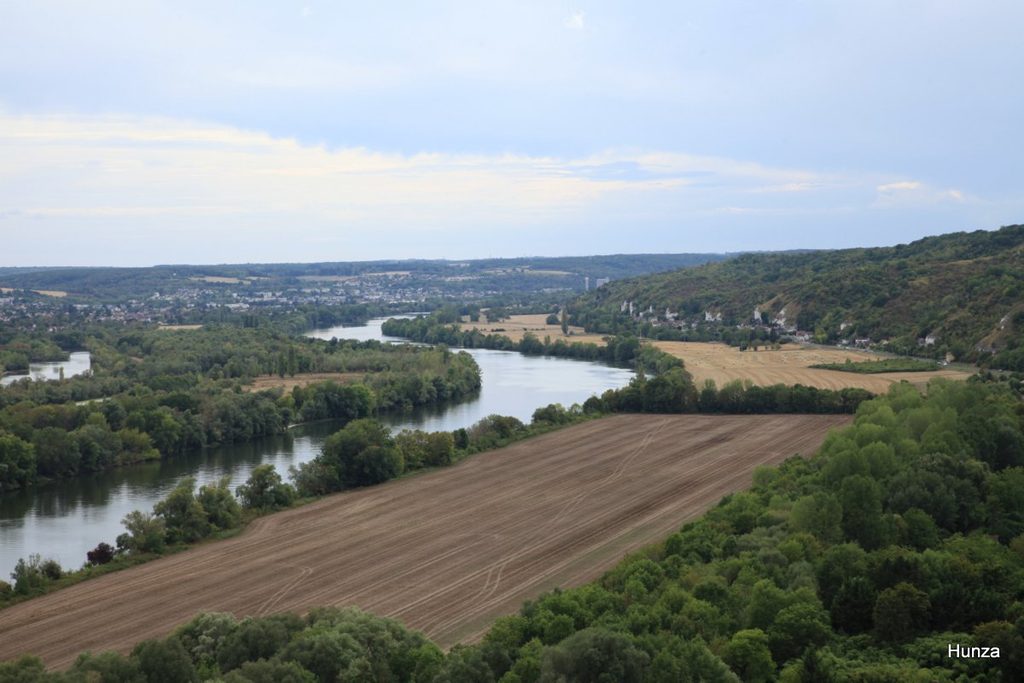 Vue sur la Seine vers l’aval depuis le donjon de La Roche-Guyon