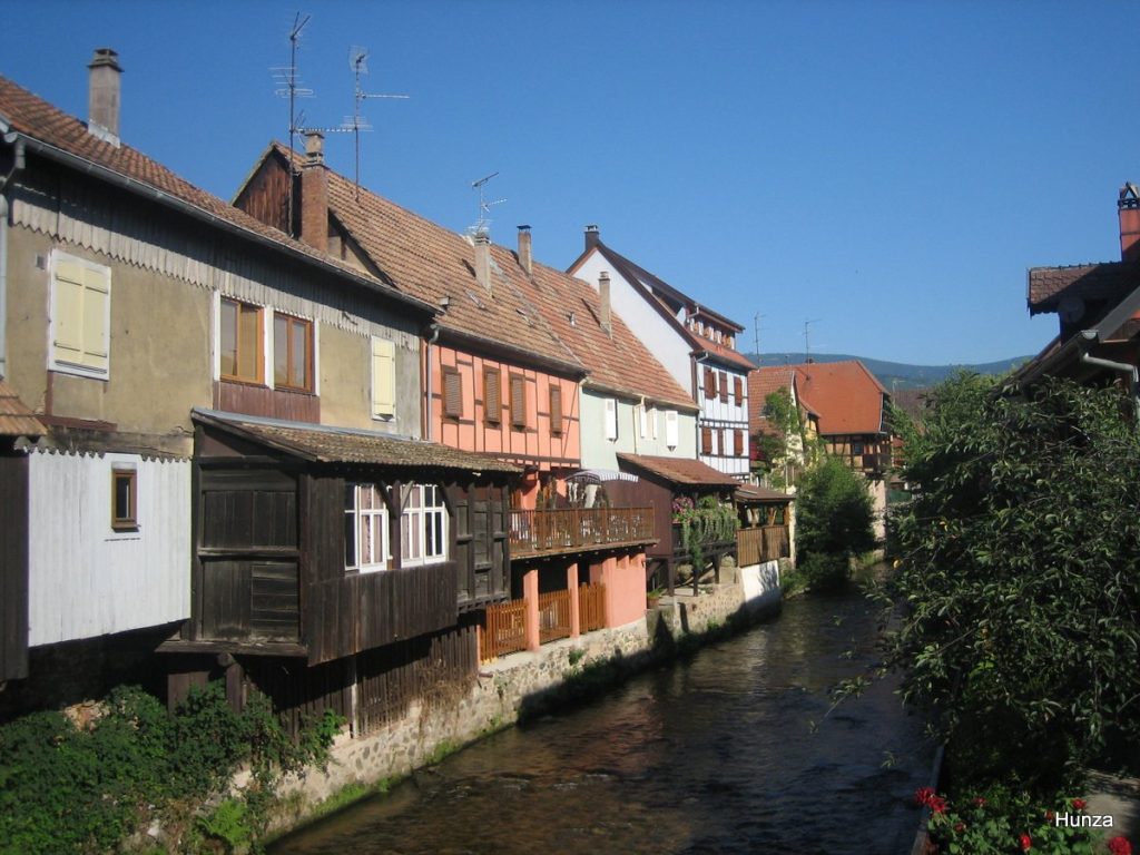 Vue sur la Weiss depuis le pont de la rue du Collège à Kaysersberg