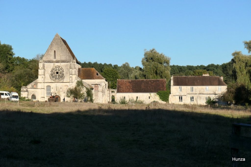 Abbaye Notre-Dame de Lieu-Restauré dans la vallée de l’Automne à Bonneuil-en-Valois