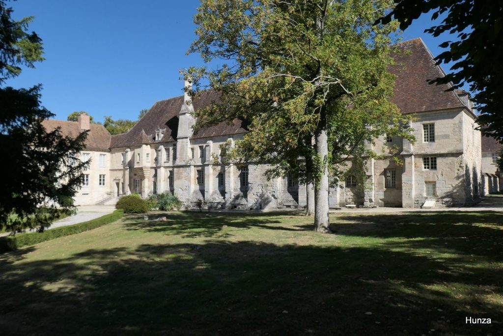 Aile ouest de l'abbaye royale du Moncel à Pontpoint