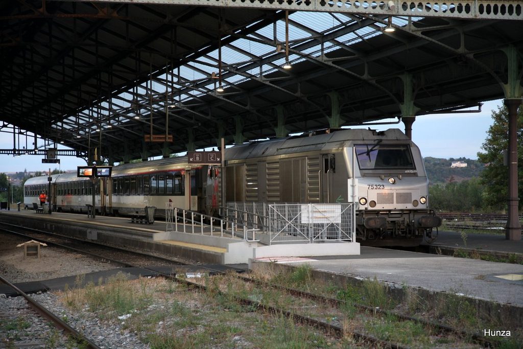 Arrivée du train de nuit en provenance de Paris en gare de Rodez
