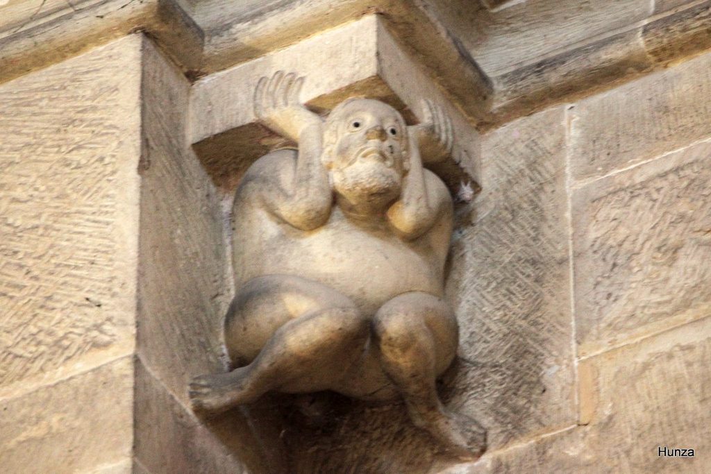 Atlante nu soutenant la retombée de la voûte de l’église de Rosheim