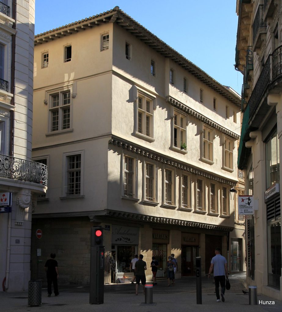 Maison à auvents du XVe siècle rue des Marchands à Avignon