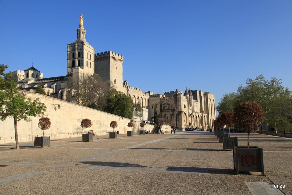 Palais des Papes et cathédrale Notre-Dame des Doms à Avignon