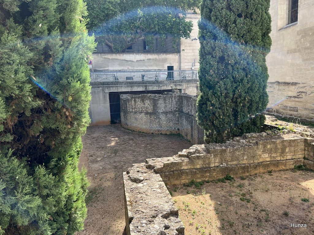 Vestiges gallo-romains près de l'église Saint-Agricol à Avignon