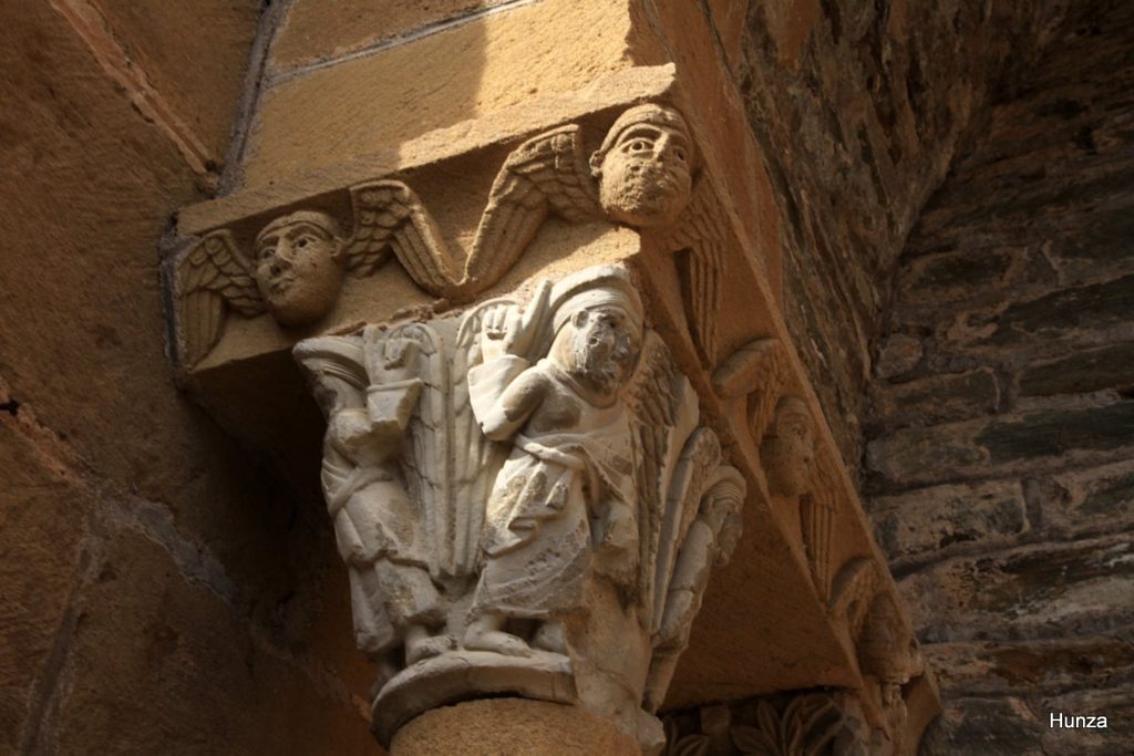 Chapiteau du cloître de Conques