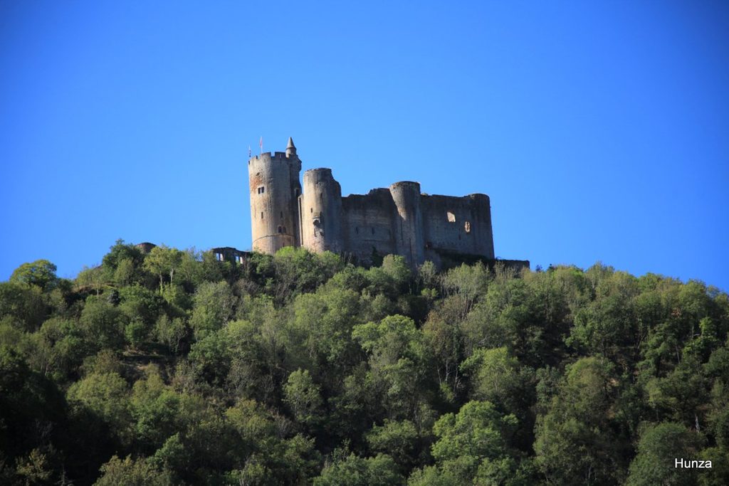 Château de Najac dominant la vallée de l’Aveyron