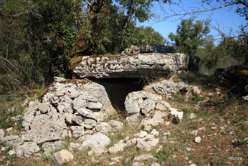 Dolmen de Garivals à Assier dans le Lot
