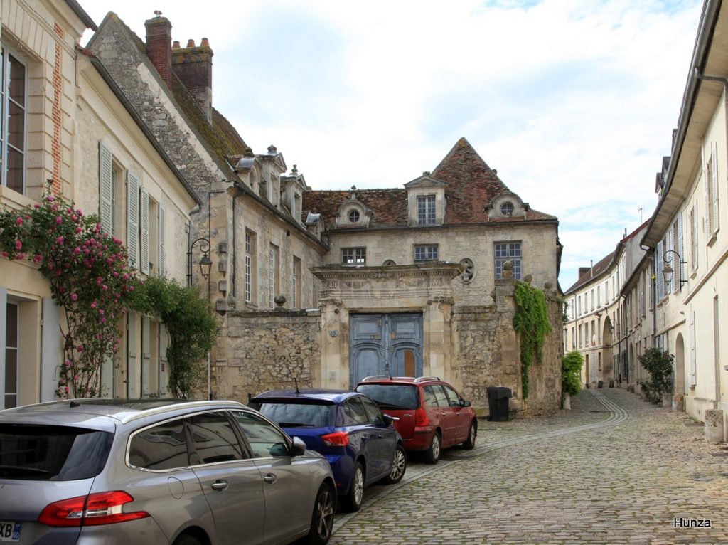 Maison Saint-Joseph, hôtel particulier du 17e siècle à Crépy-en-Valois