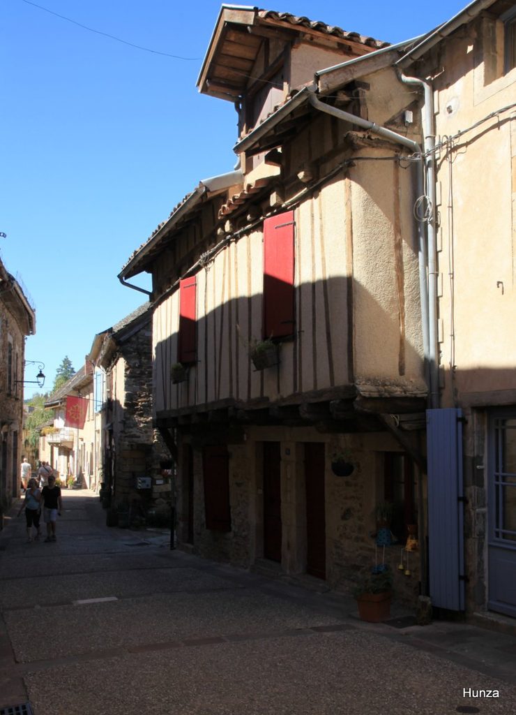 Maison à pans de bois rue du Bourguet à Najac