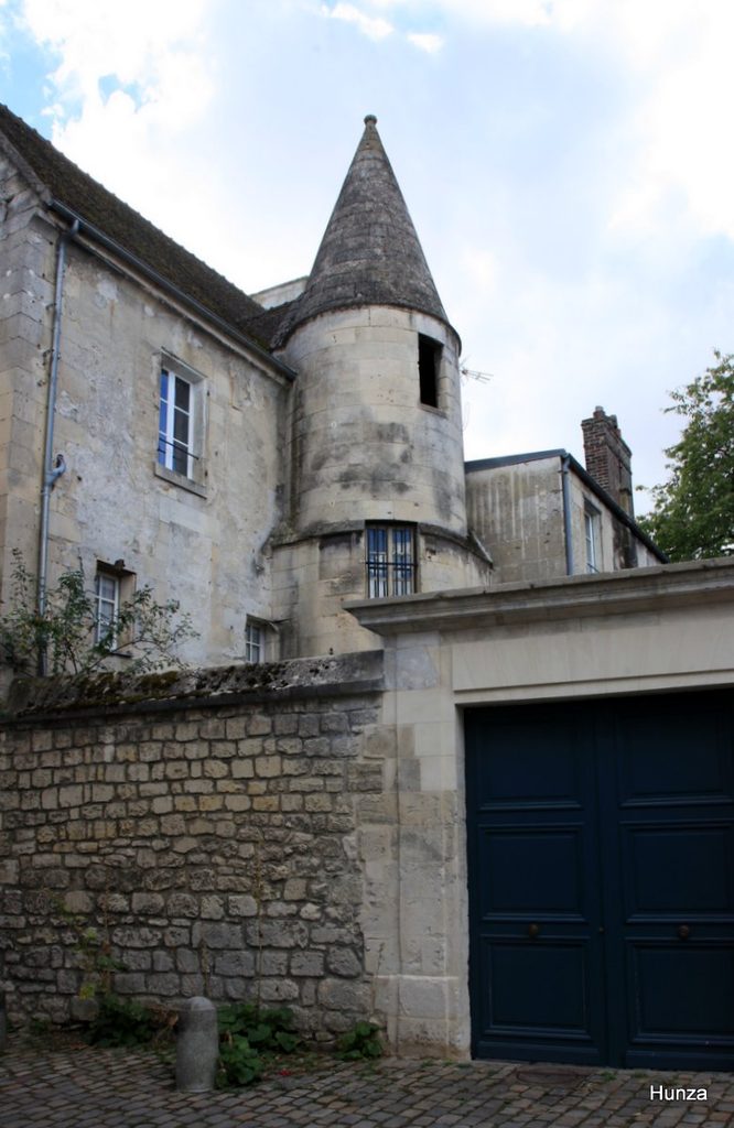 Maison de la Belle-Image et sa tourelle du 15e siècle à Crépy-en-Valois