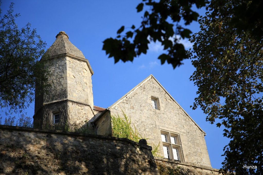 Maison Le Corandon et sa tourelle sur les remparts de Crépy-en-Valois
