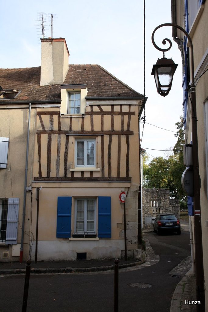 Maison à pans de bois dans la rue de l’Abbé Hua à Mantes-la-Jolie