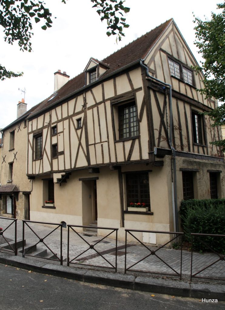 Maison à pans de bois dans la rue de la Gabelle à Mantes-la-Jolie