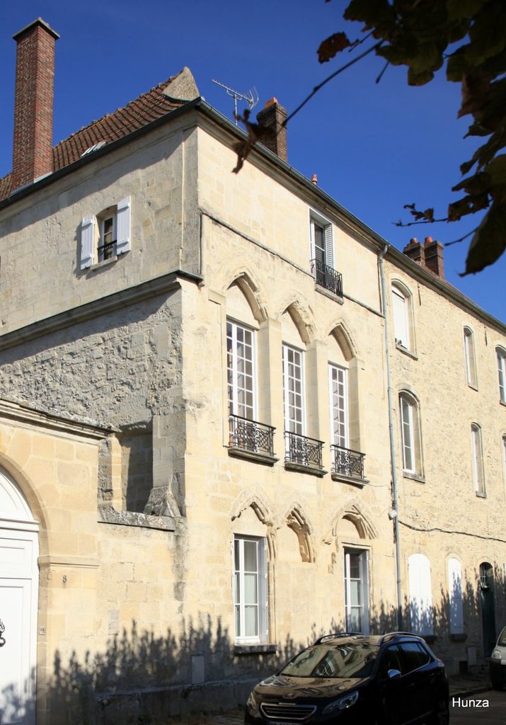 Maison du XIIIe siècle au 8 place Gambetta à Crépy-en-Valois