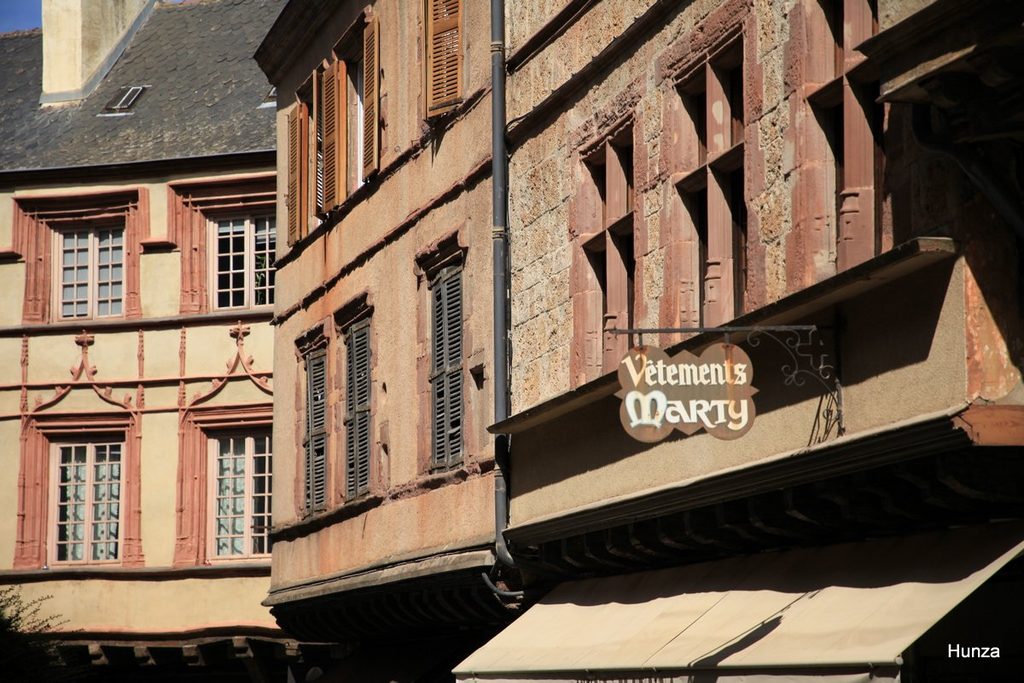 Façades de maisons anciennes dans le centre historique de Rodez