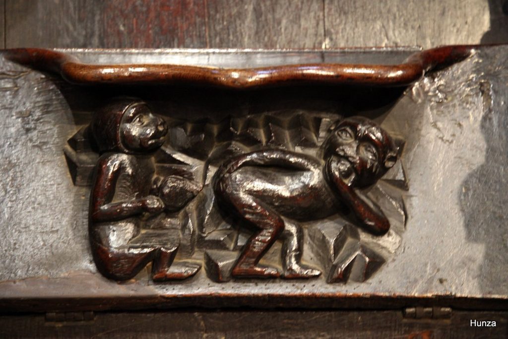 Miséricorde sculptée d’une stalle de la collégiale Notre-Dame à Villefranche-de-Rouergue