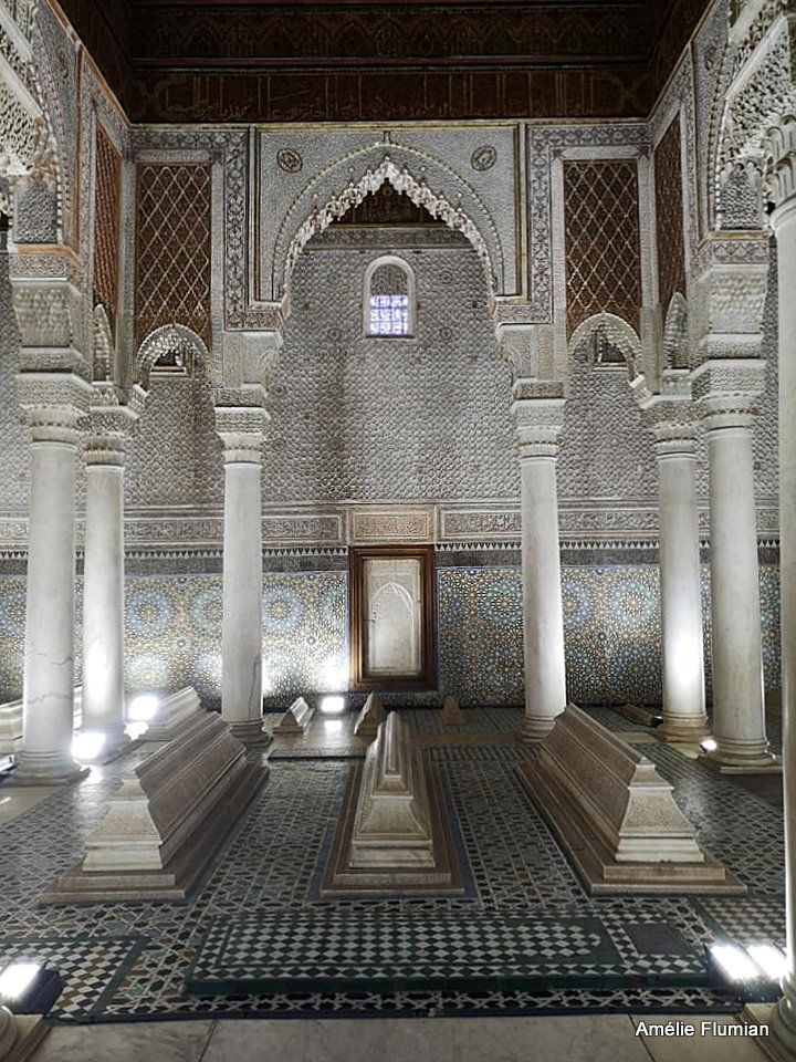 Marrakech, les tombeaux saadiens, salle des 12 colonnes