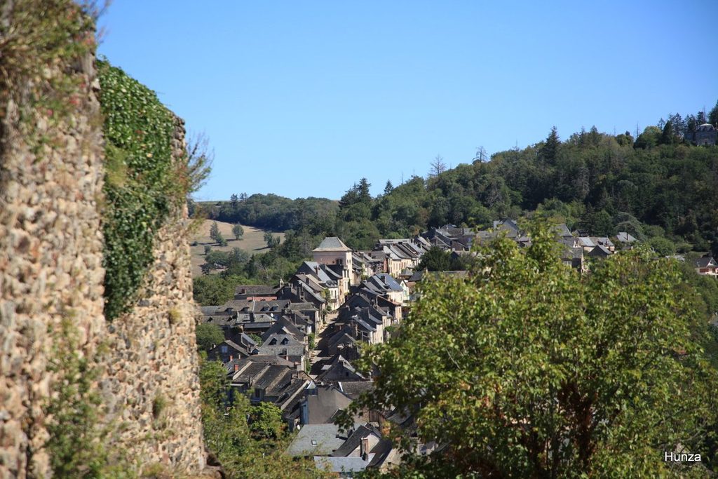 Le village rue de Najac vu depuis la forteresse royale