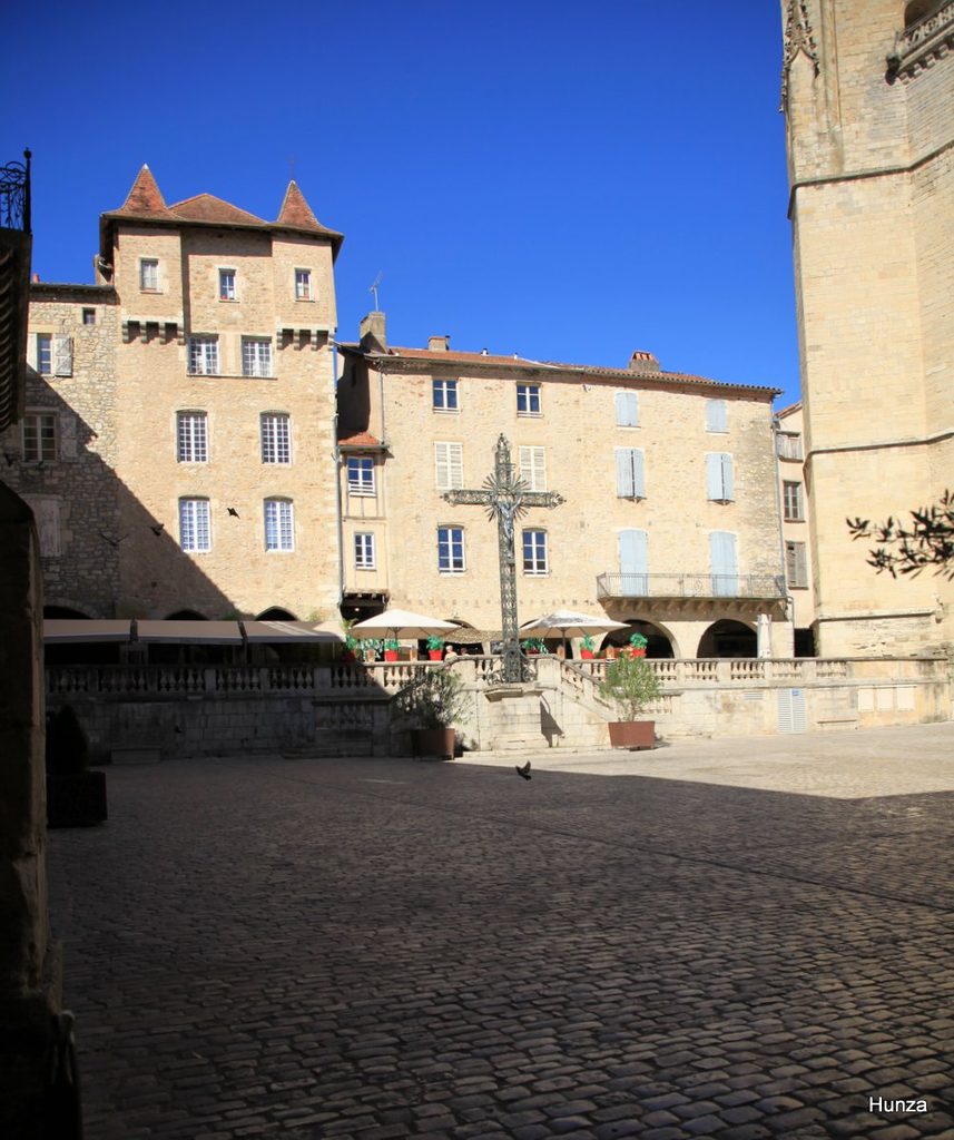 Place Notre-Dame à Villefranche-de-Rouergue