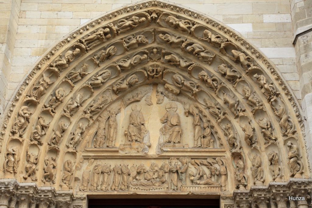 Portail du couronnement de la Vierge de la collégiale Notre-Dame de Mantes-la-Jolie